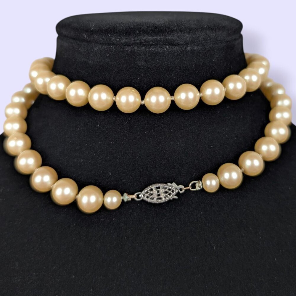 V. Yellow Lustrous Glass Pearl Necklace